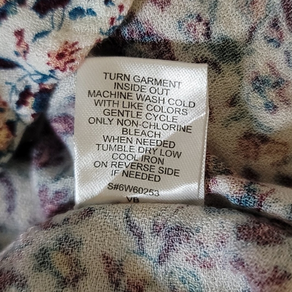 Freshman Cold Shoulder Floral Top Size Small - Picture 6 of 6